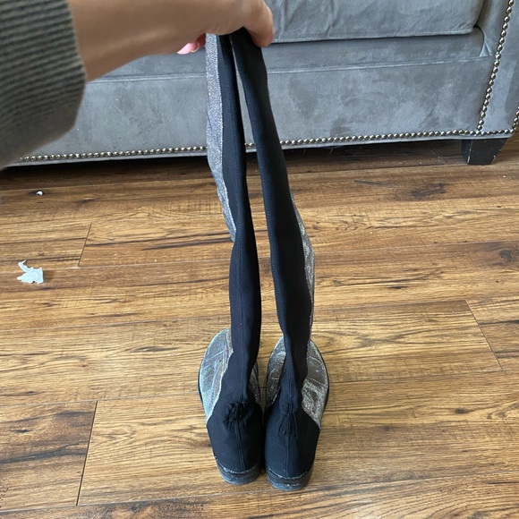 Stuart Weitzman 50/50 over the knee boots - Picture 5 of 9